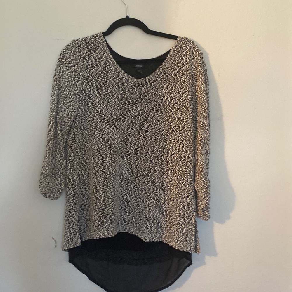 Black and white comfortable top EUC